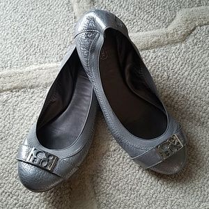 Coach flats - silver